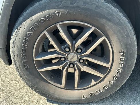 Used 2018 Jeep Grand Cherokee Limited AWD/4WD image 17