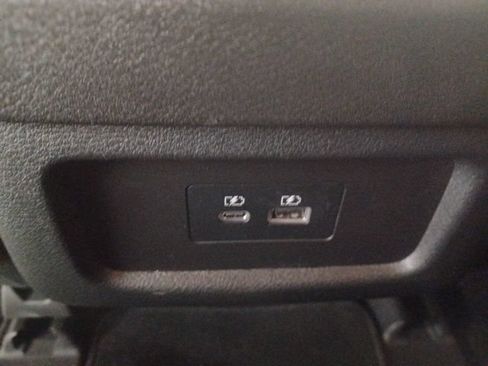 Used 2025 Nissan Pathfinder SV FWD image 15