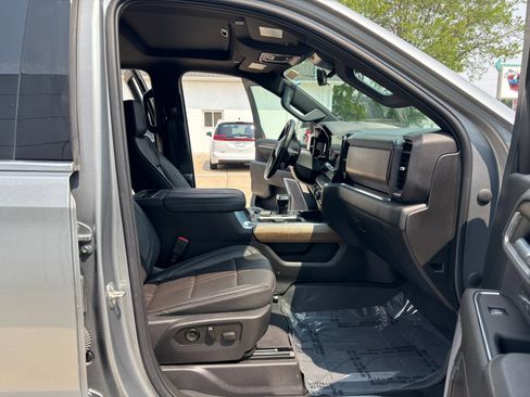 Used 2023 Chevrolet Silverado 1500 High Country w/ High Country Premium Package image 27