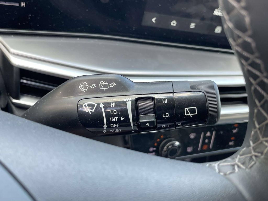 Used 2026 Kia Sorento LX FWD image 29