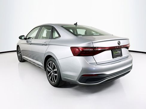 Used 2025 Volkswagen Jetta SE image 5