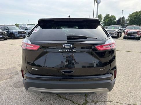 Used 2024 Ford Edge SEL w/ Convenience Package AWD/4WD image 4