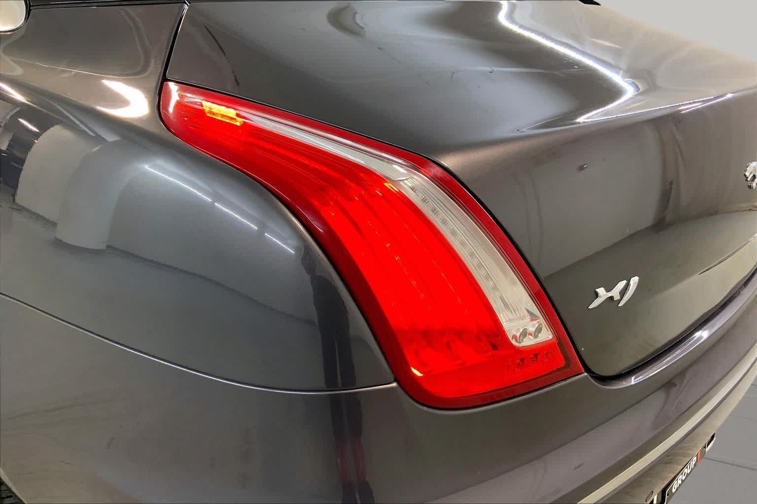 Used 2011 Jaguar XJ RWD image 28