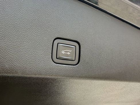 Used 2022 Cadillac XT6 Sport w/ Platinum Package AWD/4WD image 31