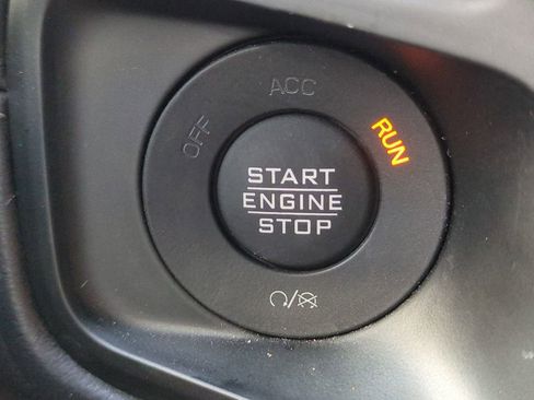 Used 2025 Jeep Wrangler Unlimited Sahara w/ Safety Group AWD/4WD image 31