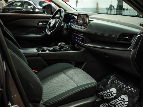 Used 2023 Nissan Rogue SV image 13