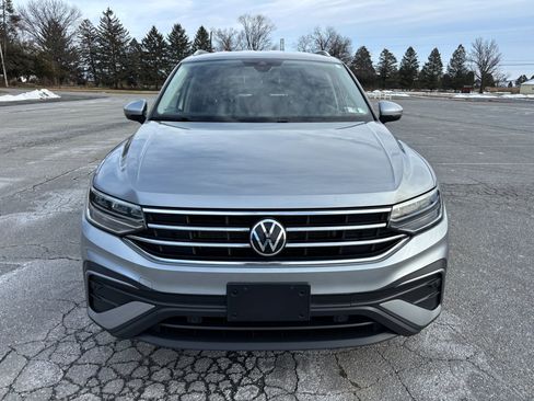 Used 2022 Volkswagen Tiguan SE image 2