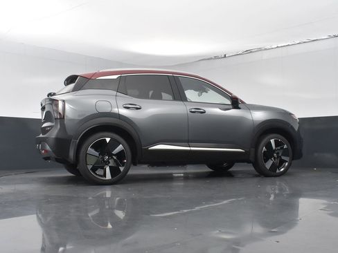 Used 2025 Nissan Kicks SR AWD/4WD image 22