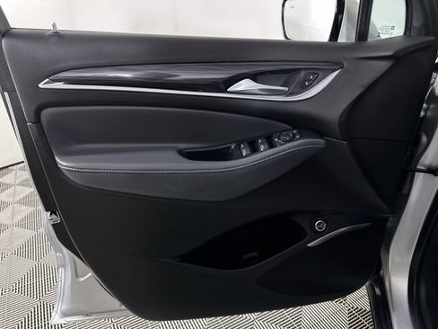 Used 2021 Buick Enclave Essence FWD image 23