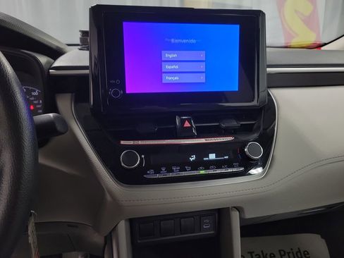 Used 2025 Toyota Corolla Cross L image 16