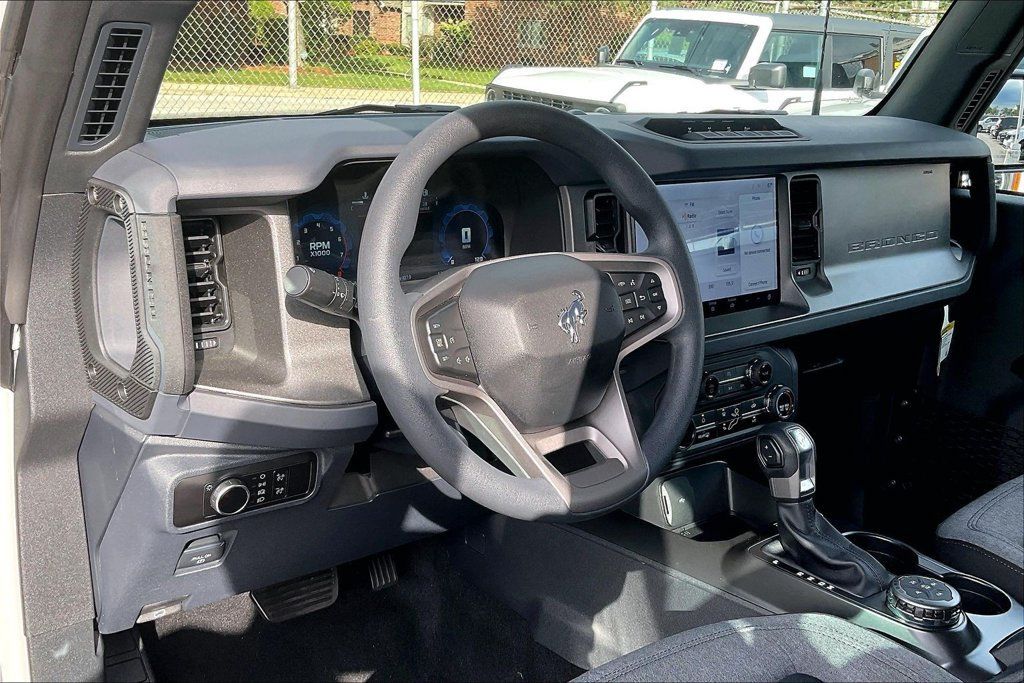 Certified 2026 Ford Bronco 2-Door w/ Sasquatch Package AWD/4WD image 13