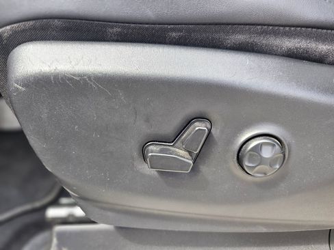 Used 2024 Chrysler Pacifica Limited FWD image 22