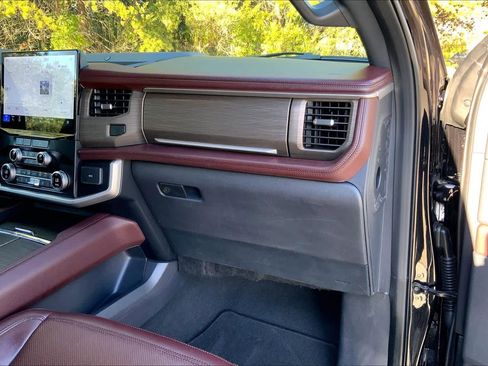 Used 2024 Ford Expedition Max Limited image 18