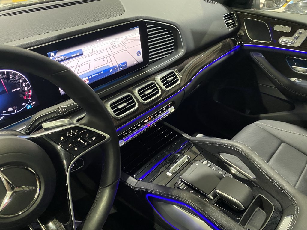 Certified 2025 Mercedes-Benz GLE 450e 4MATIC w/ Driver Assistance Package image 8