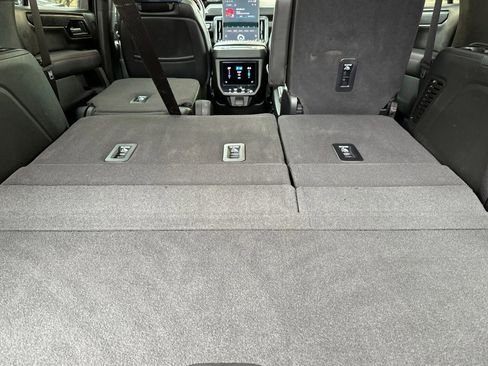 Certified 2025 GMC Yukon AT4 Ultimate image 17