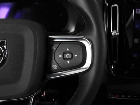 Certified 2023 Volvo C40 Recharge Core image 11