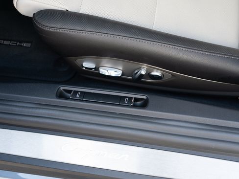Used 2024 Porsche 718 Cayman RWD image 34