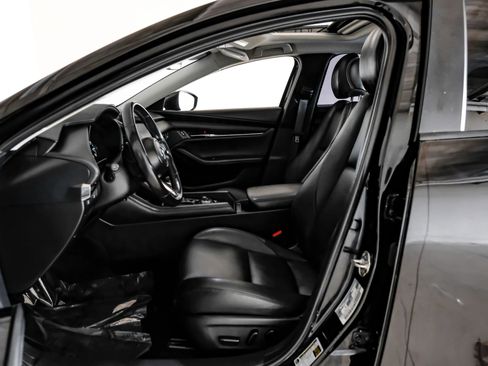 Used 2021 MAZDA MAZDA3 s image 3