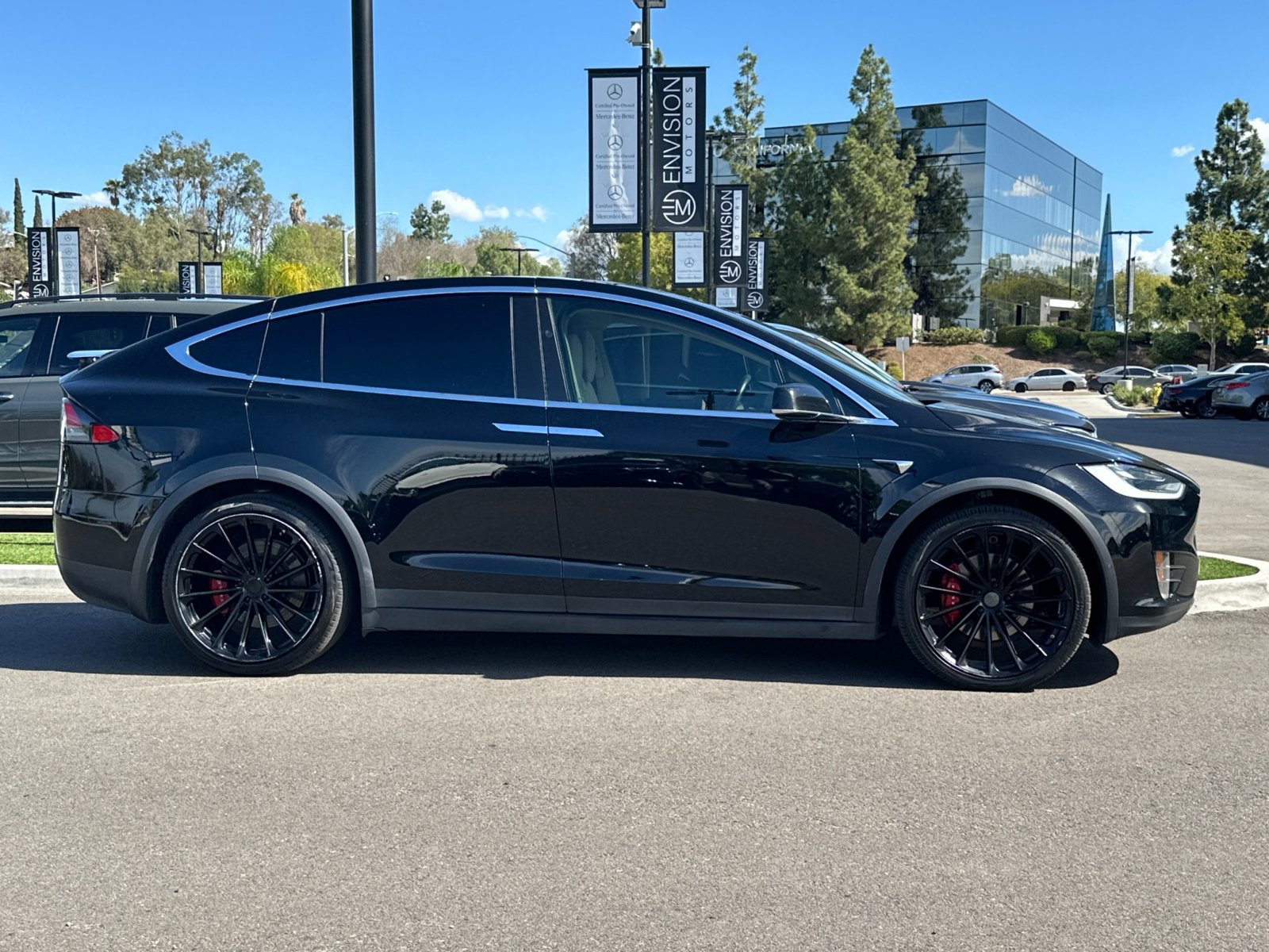 Used 2019 Tesla Model X Long Range AWD/4WD image 2