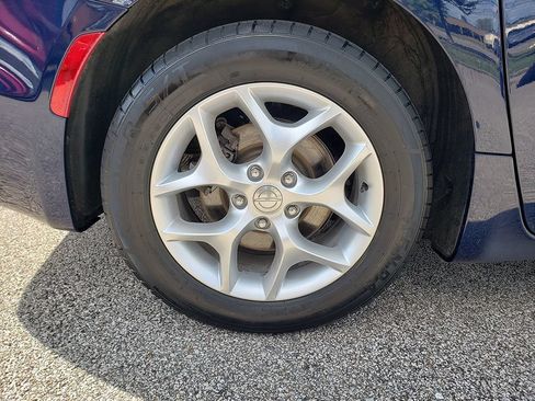 Used 2018 Chrysler Pacifica Touring-L w/ Advanced Safetytec Group FWD image 15
