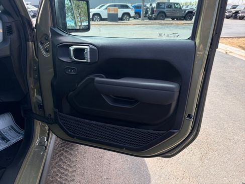 New 2026 Jeep Gladiator Sport AWD/4WD image 22