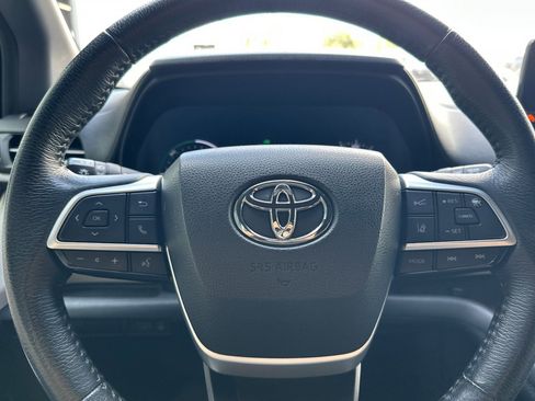 Certified 2022 Toyota Sienna XLE AWD/4WD image 24