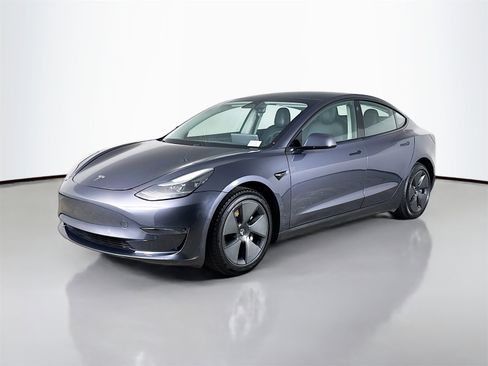 Used 2021 Tesla Model 3 Standard Range Plus image 3