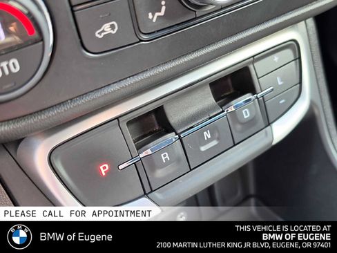 Used 2024 GMC Terrain SLT AWD/4WD image 32