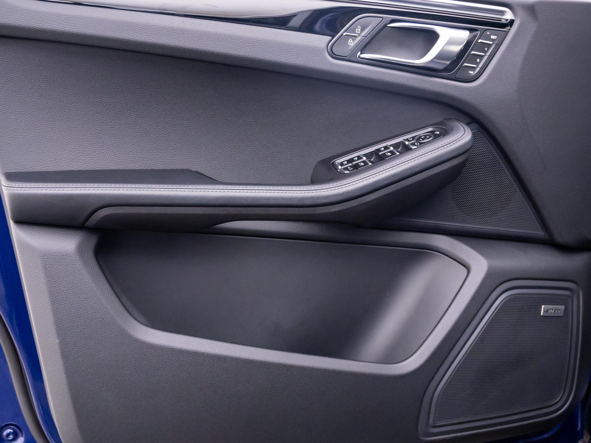Certified 2024 Porsche Macan Turbo AWD/4WD image 14