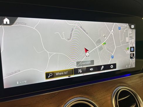 Used 2021 Mercedes-Benz E 350 4MATIC Sedan image 31