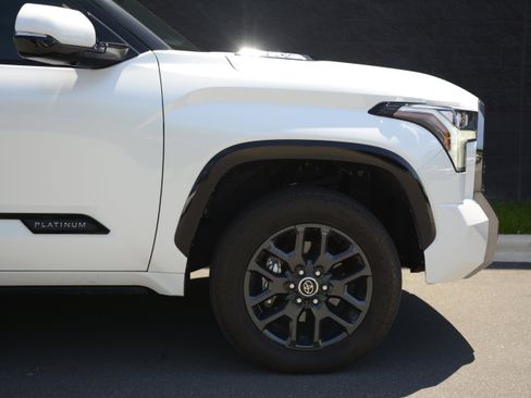 Used 2023 Toyota Tundra Platinum AWD/4WD image 11