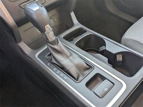 Used 2017 Ford Escape SE w/ Equipment Group 201A image 18