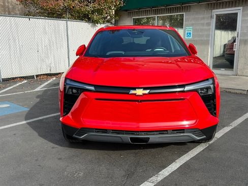 Used 2024 Chevrolet Blazer EV LT image 2