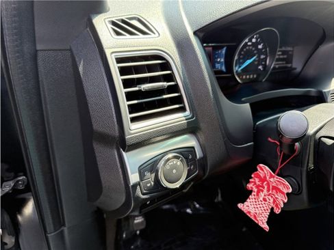 Used 2016 Ford Explorer Limited image 38