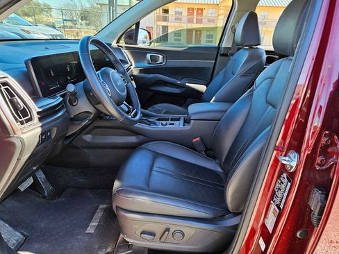 Certified 2024 Kia Sorento EX w/ Panoramic Sunroof Package image 15