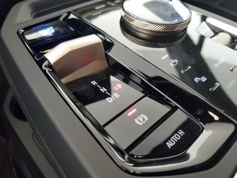 New 2026 BMW iX xDrive45 image 22