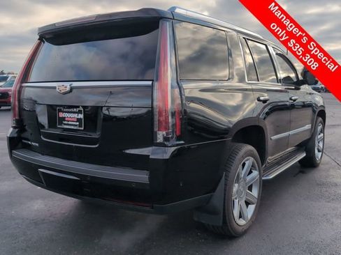 Used 2019 Cadillac Escalade Premium Luxury image 7