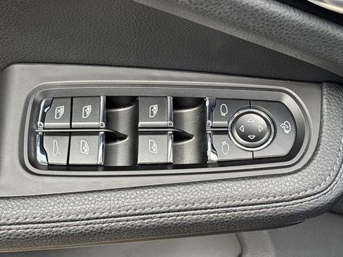 Used 2024 Porsche Macan AWD/4WD image 19