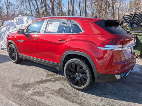 Used 2025 Volkswagen Atlas Cross Sport SE w/ Panoramic Sunroof Package AWD/4WD image 3