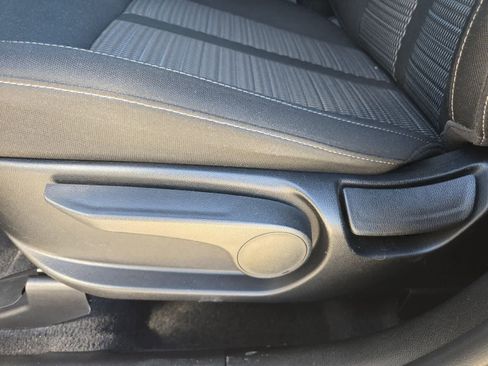 Certified 2025 Kia Sorento LX image 16