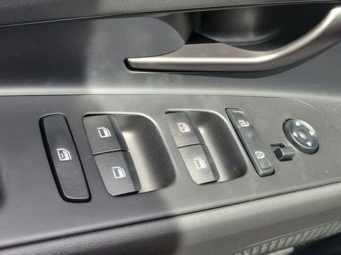 New 2026 Hyundai Elantra Sport FWD image 17