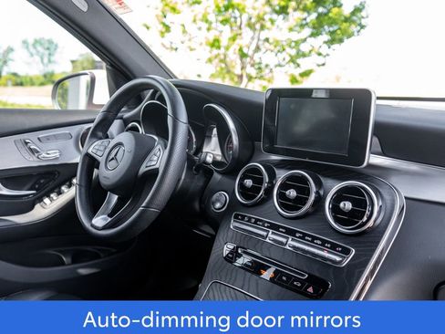 Used 2019 Mercedes-Benz GLC 300 4MATIC w/ Premium Package image 12