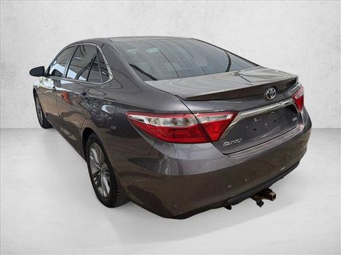 Used 2015 Toyota Camry SE FWD image 3