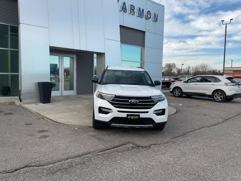 Used 2023 Ford Explorer XLT w/ Equipment Group 202A image 8