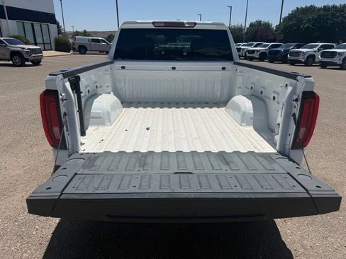 Used 2022 GMC Sierra 1500 SLT w/ X31 Off-Road Package AWD/4WD image 19