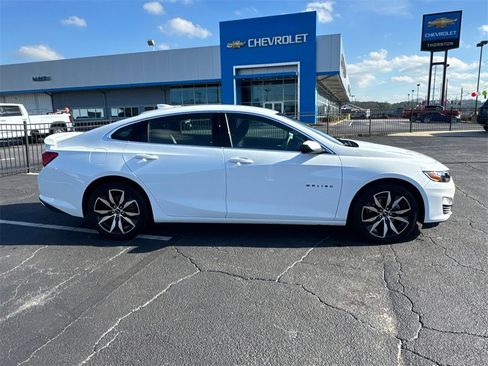 Used 2024 Chevrolet Malibu RS w/ LPO, Floor Liner Package image 5