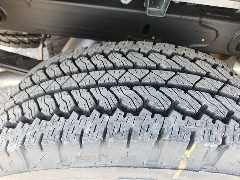 New 2025 Chevrolet Silverado 1500 W/T image 11