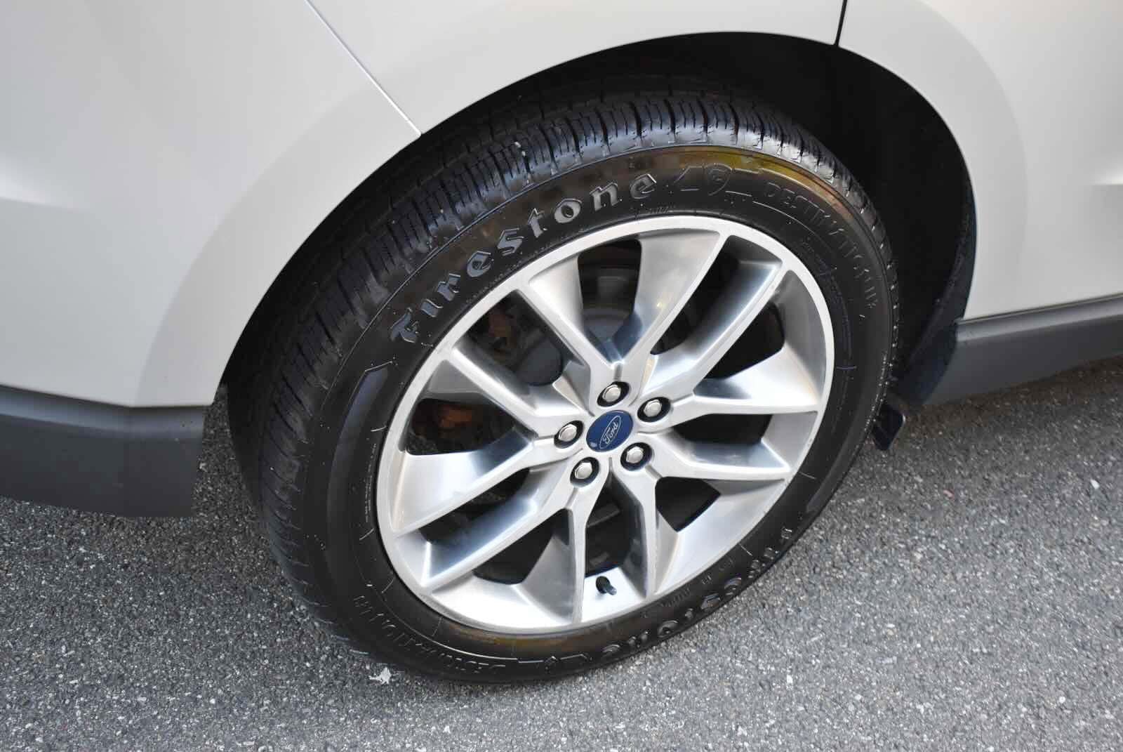 Used 2015 Ford Edge Titanium w/ Technology Package AWD/4WD image 39