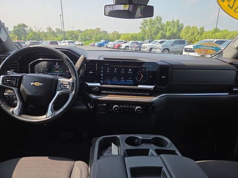Certified 2024 Chevrolet Silverado 1500 LT AWD/4WD image 11