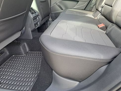 Used 2025 Volkswagen Taos SE image 20